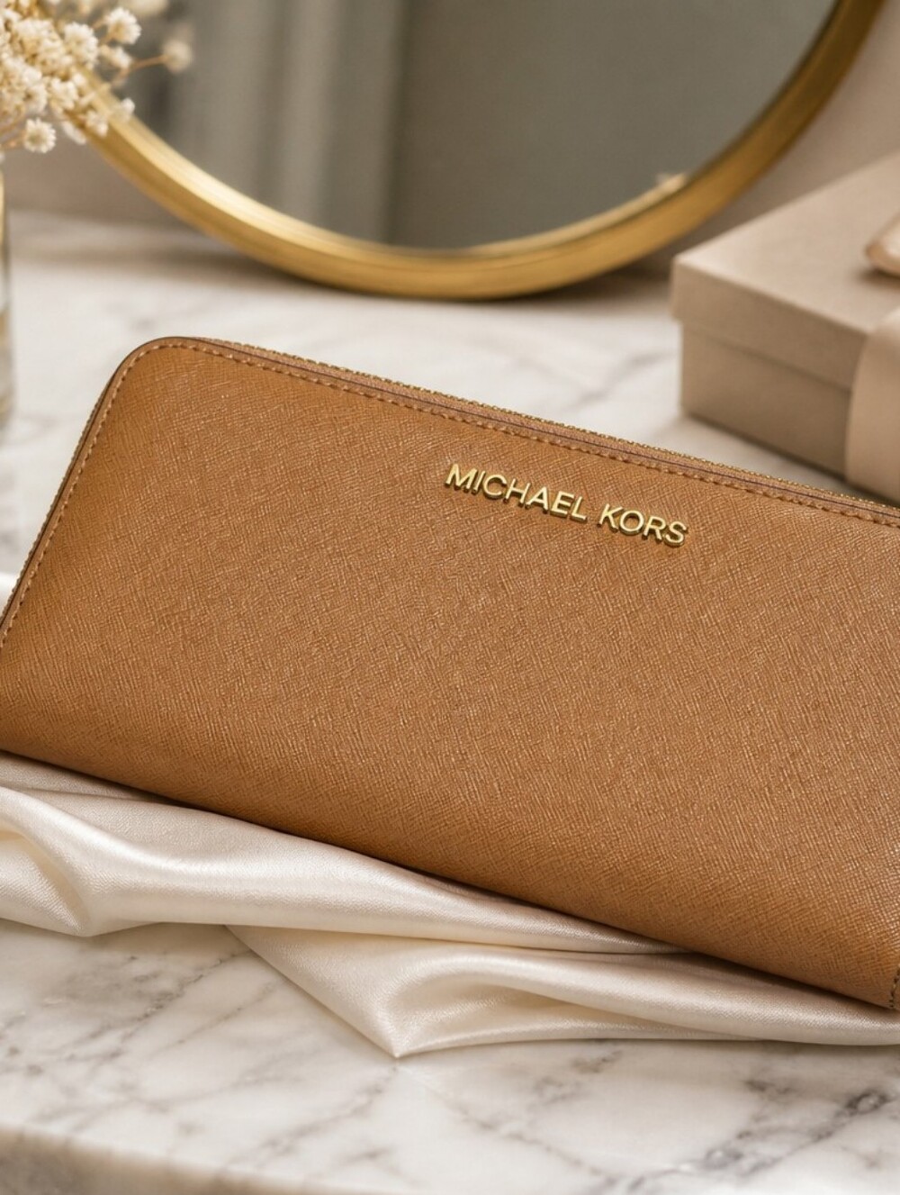 Michael Kors Zip Wallet Cognac